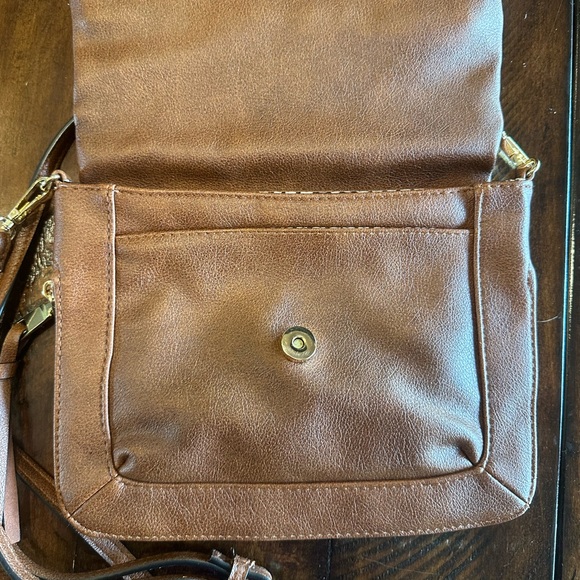 Ella Moda Luxe Crossbody Bag - Picture 7 of 8